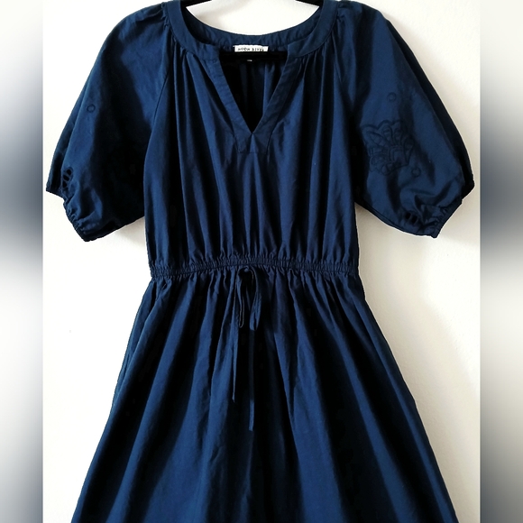 MOON RIVER Women's NAVY Blue Embroidered Midi Tiered Dress PUFF Sleeves Size M - Picture 7 of 11